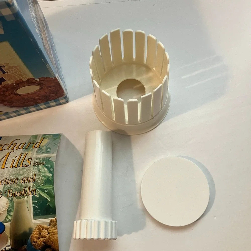 The Onion Gourmet Onion Blossom Maker w/ Recipe Booklet VTG New 1998 Ontel